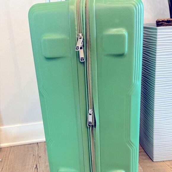 Tag Gateway 2.0 28” Hardside Spinner Large Checked Luggage, travel bag - Picture 15 of 16